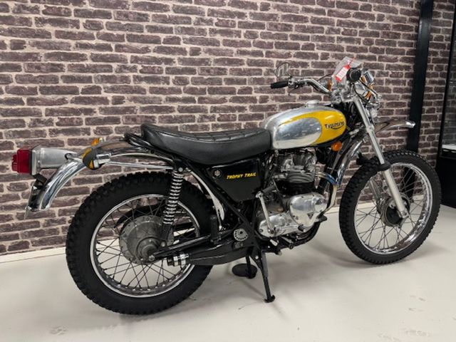 triumph - trophy-1200