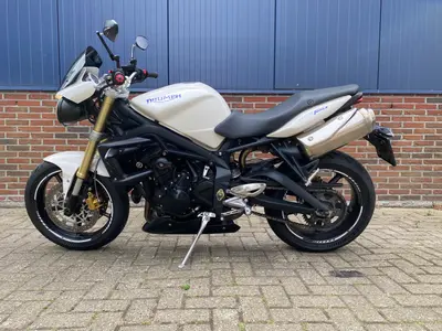 TRIUMPH STREET TRIPLE 675 – foto 4