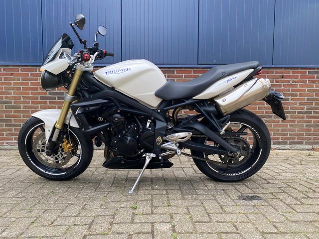 triumph - street-triple-675