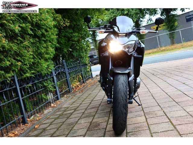 kawasaki - z900