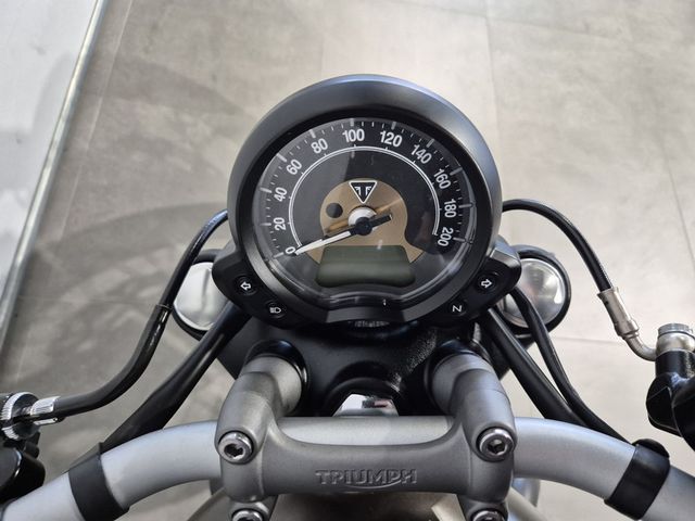 triumph - bonneville-bobber