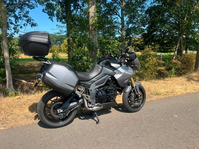 triumph - tiger-1050-abs