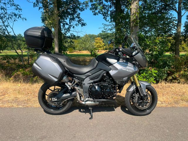 triumph - tiger-1050-abs