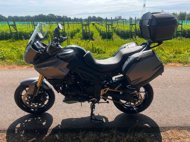 triumph - tiger-1050-abs