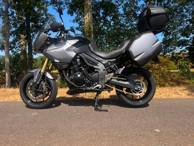 triumph - tiger-1050-abs