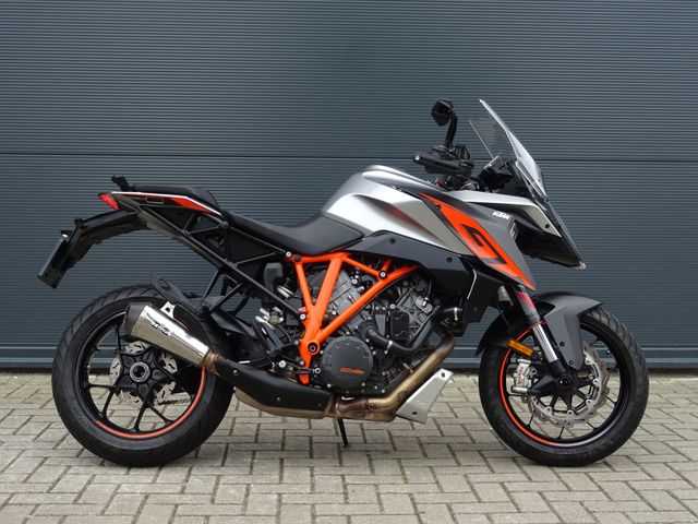 ktm - 1290-super-duke-gt