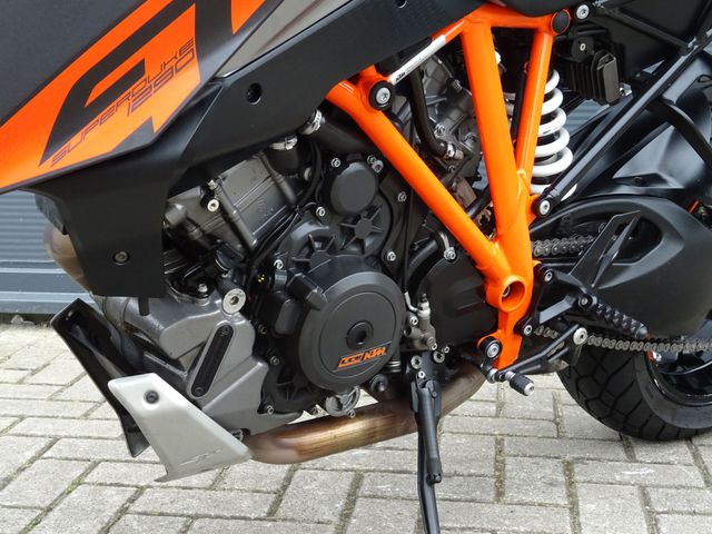 ktm - 1290-super-duke-gt