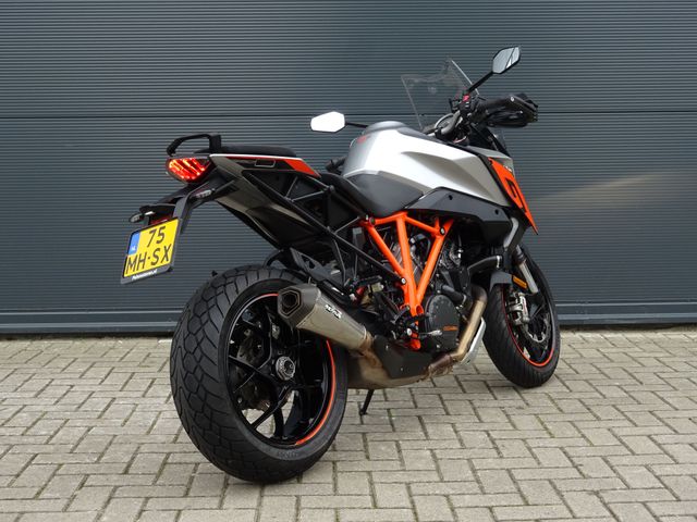 ktm - 1290-super-duke-gt