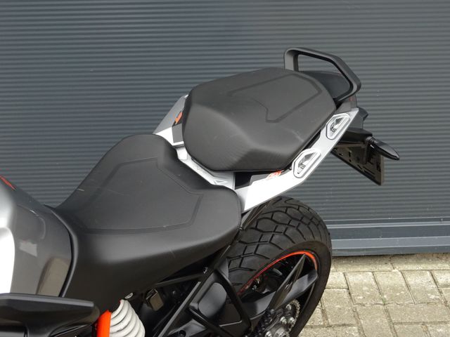 ktm - 1290-super-duke-gt