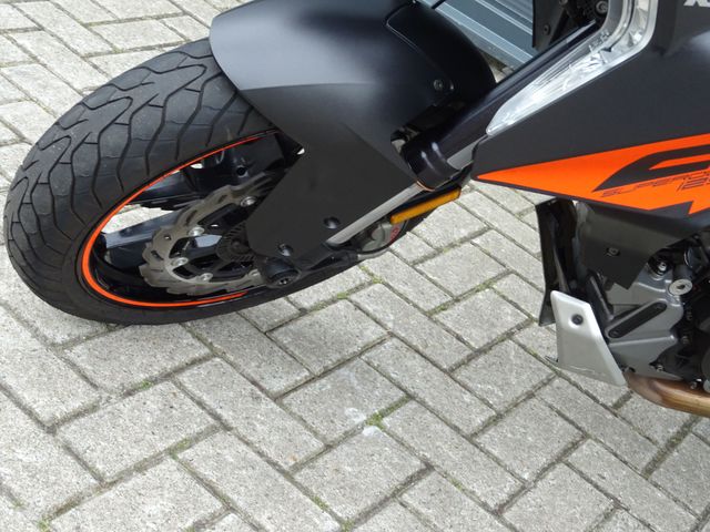 ktm - 1290-super-duke-gt