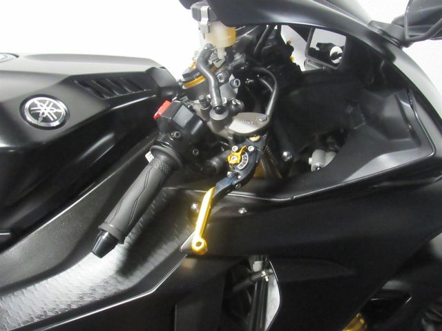 yamaha - yzf-r1