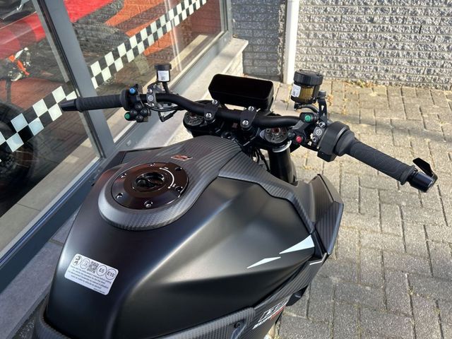 ktm - 1390-super-duke-rr-track