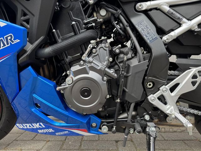 suzuki - gsx-8r