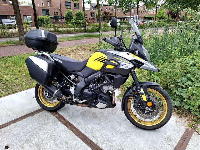 suzuki - v-strom-1000-xta-adventure