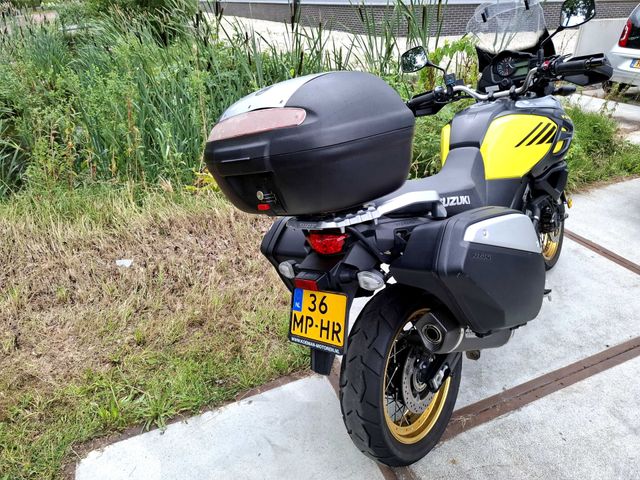 suzuki - v-strom-1000-xta-adventure