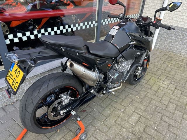 ktm - 890-duke
