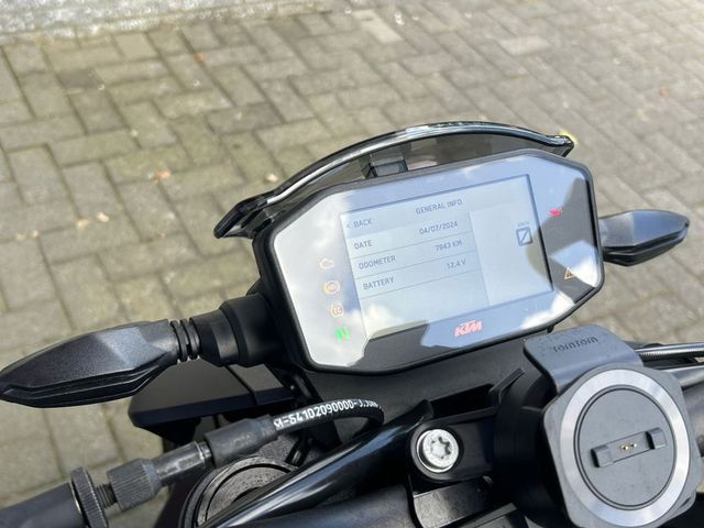 ktm - 890-duke
