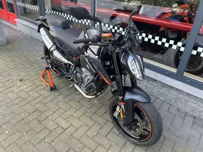 KTM 890 DUKE – foto 2