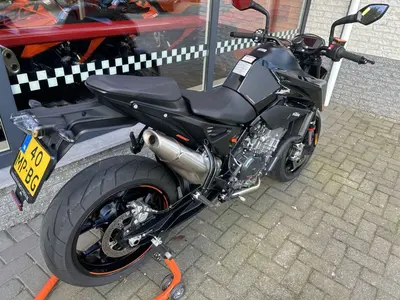KTM 890 DUKE – foto 3