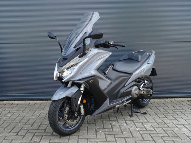 kymco - ak-550