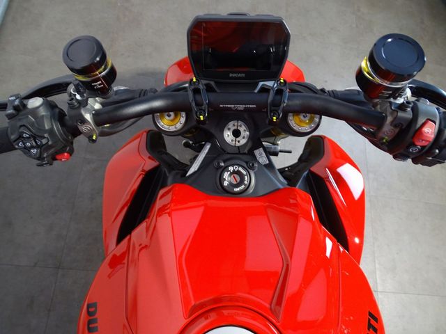 ducati - streetfighter-v2
