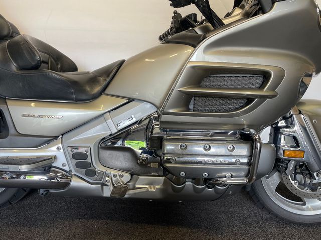 honda - gl-1800-goldwing-abs