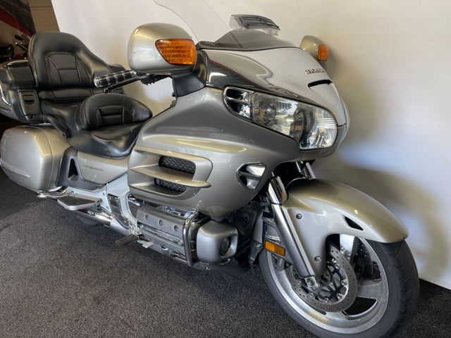 honda - gl-1800-goldwing-abs