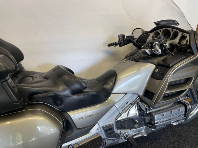 honda - gl-1800-goldwing-abs
