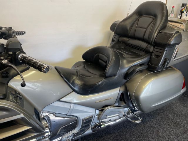 honda - gl-1800-goldwing-abs