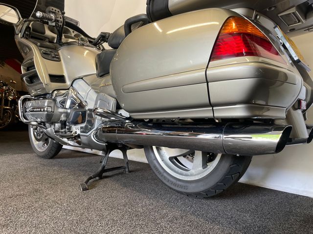 honda - gl-1800-goldwing-abs