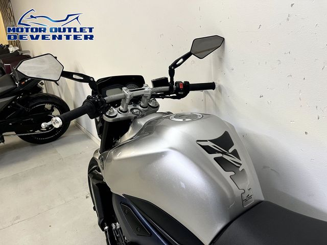 yamaha - fz-1