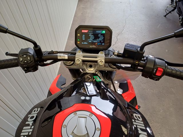 aprilia - tuono-457