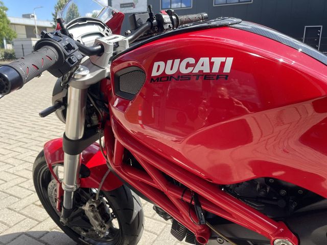 ducati - monster-696