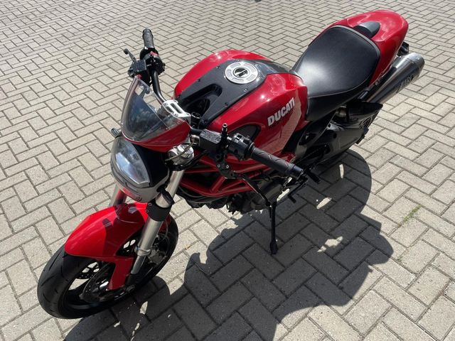ducati - monster-696