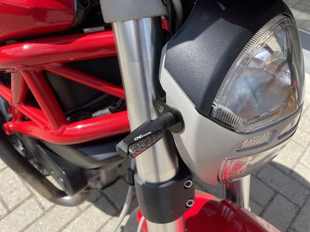 ducati - monster-696