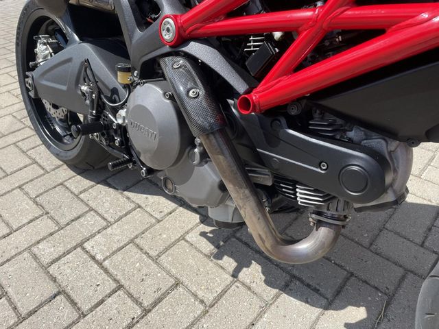 ducati - monster-696