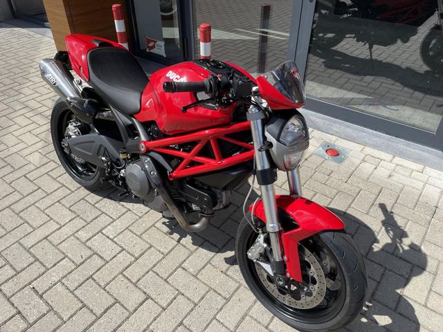 ducati - monster-696