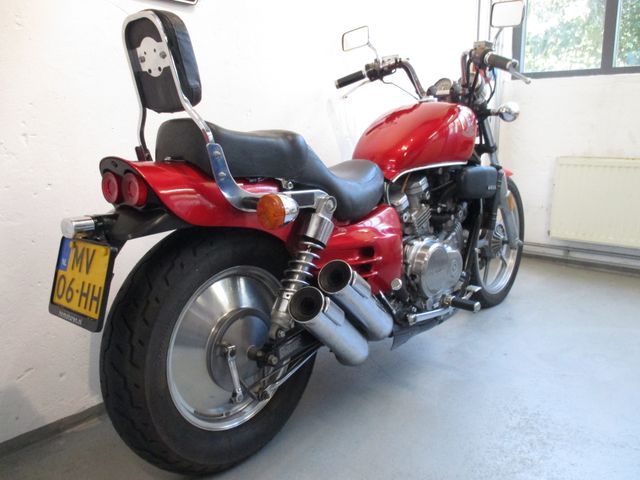honda - vf-700-c-magna