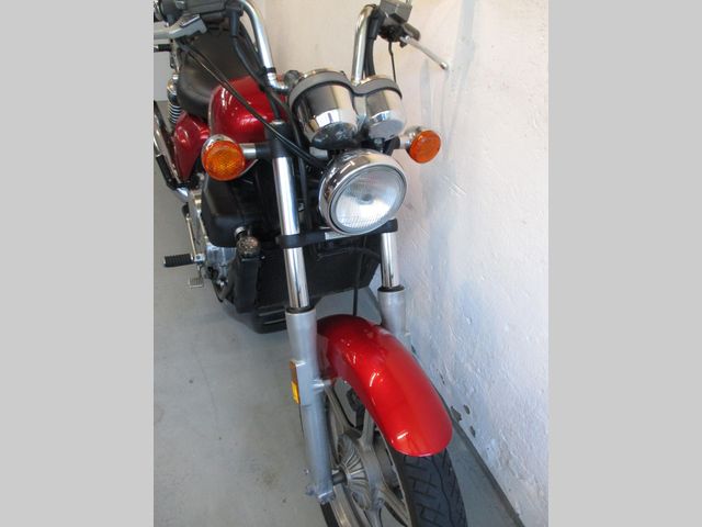 honda - vf-700-c-magna