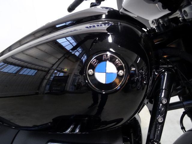 bmw - r-18-b