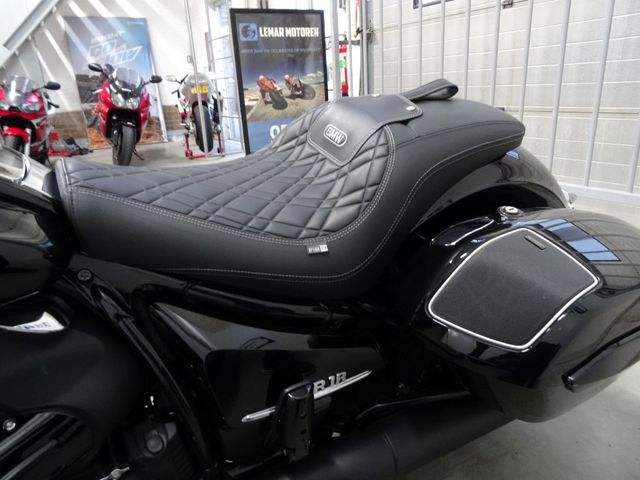 bmw - r-18-b