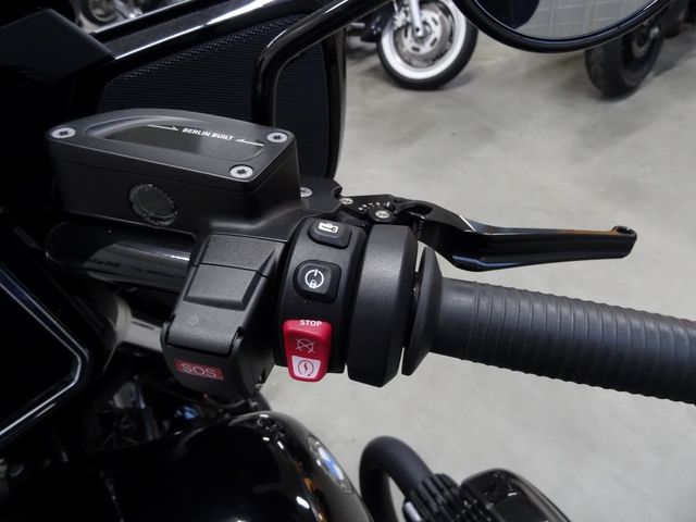 bmw - r-18-b