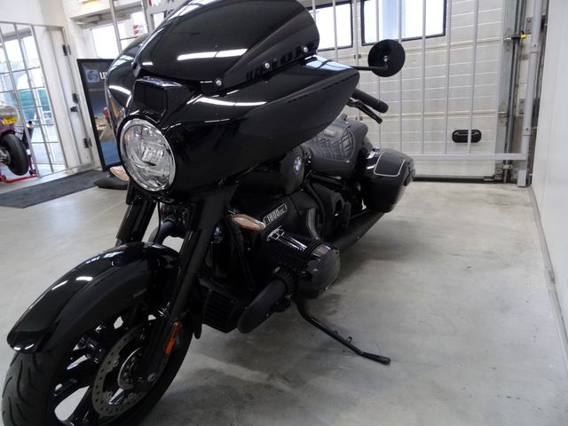 bmw - r-18-b