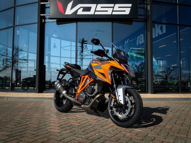 ktm - 1290-super-duke-gt