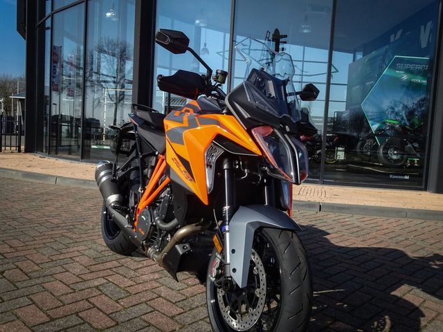 ktm - 1290-super-duke-gt
