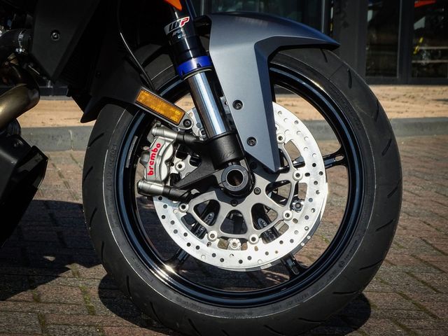 ktm - 1290-super-duke-gt