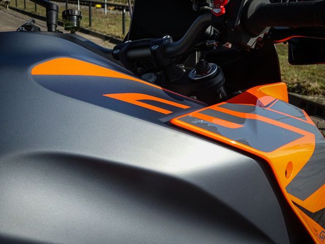 ktm - 1290-super-duke-gt