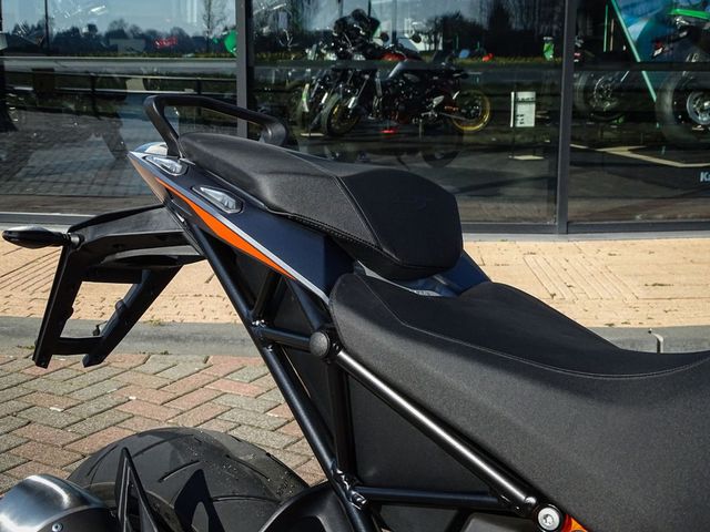 ktm - 1290-super-duke-gt