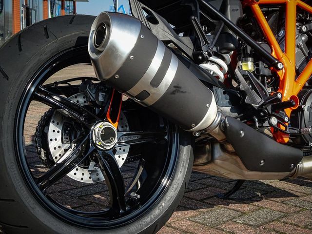 ktm - 1290-super-duke-gt