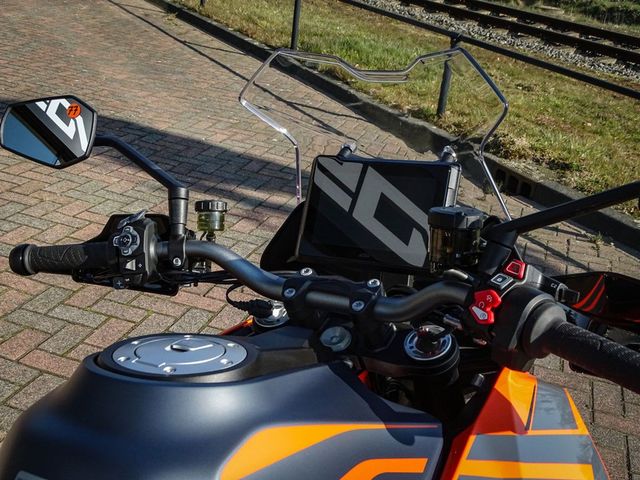 ktm - 1290-super-duke-gt